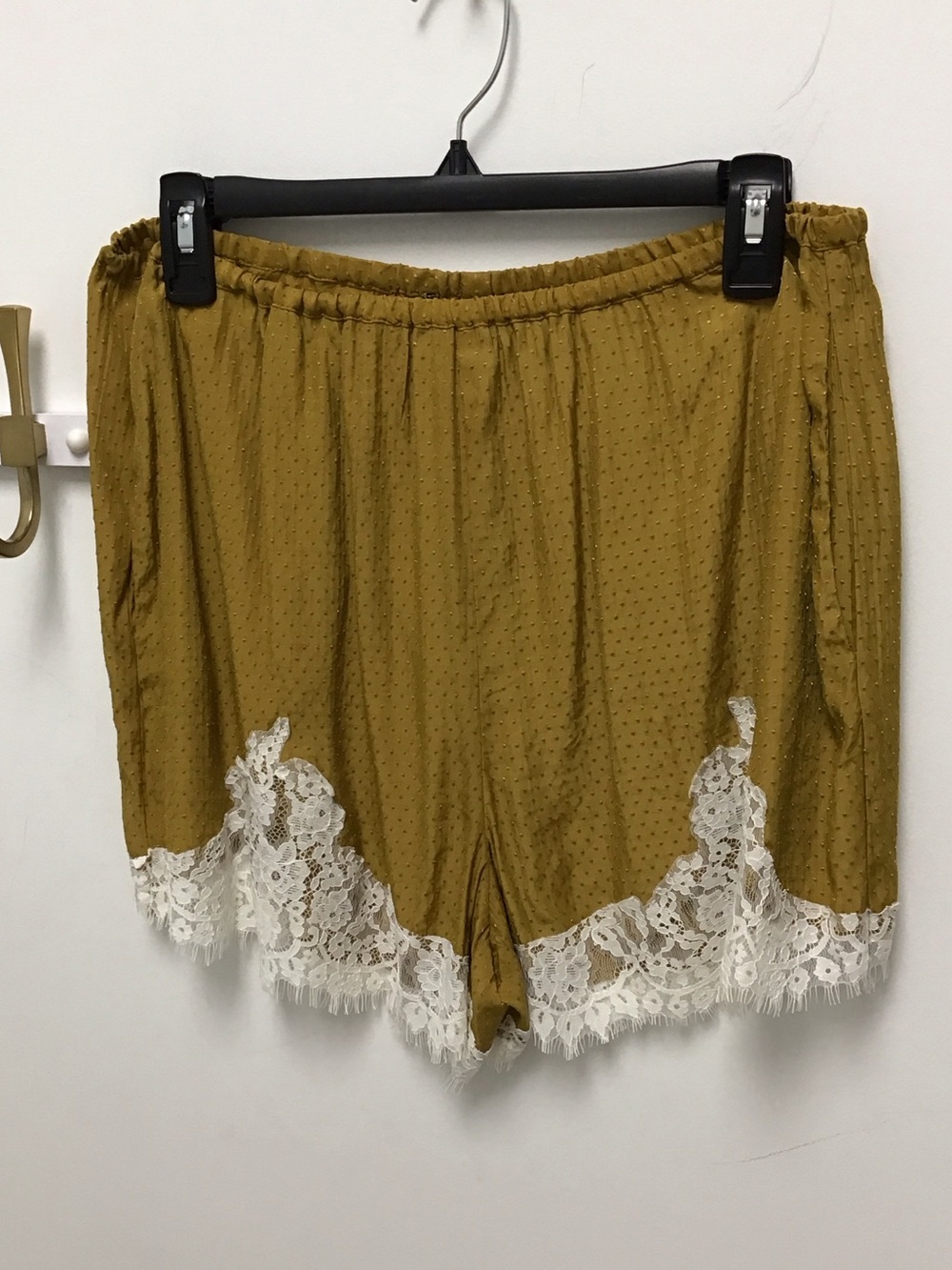 Steve Madden daises Women's Mustard Lace Trim Elastic Waist Shorts